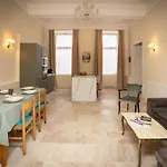 Spacious In The Heart Of Apartament *