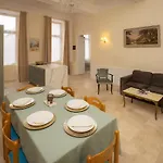 Spacious In The Heart Of Apartament Carcassonne
