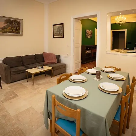 Apartment Spacious In The Heart Of Carcassonne