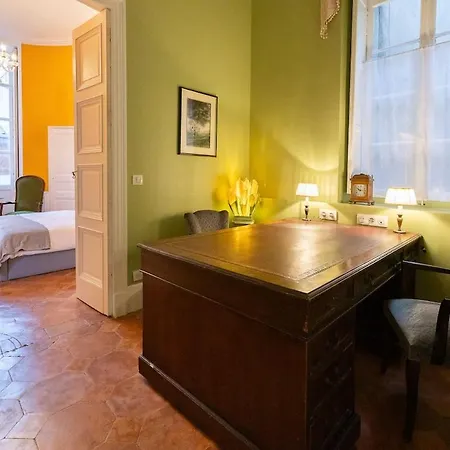 Spacious In The Heart Of Apartment