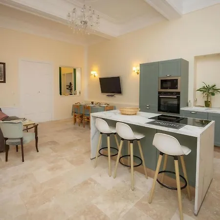 Spacious In The Heart Of Apartament Carcassona