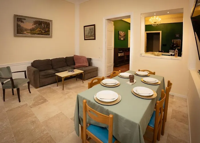 Apartment Spacious In The Heart Of Carcassonne