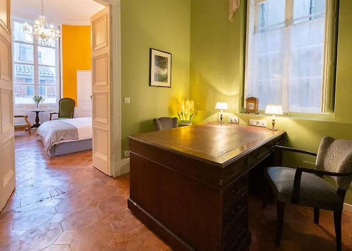 Spacious In The Heart Of Apartment