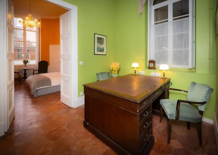 Spacious In The Heart Of * Carcassonne