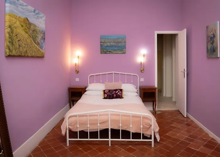 Spacious In The Heart Of Apartment *