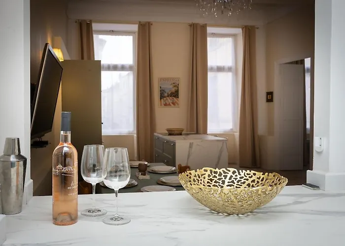 Spacious In The Heart Of Apartment